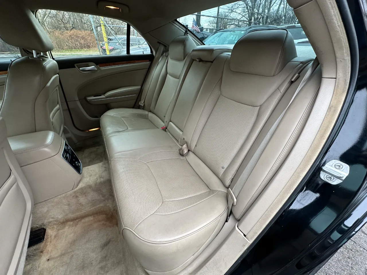 Used 2014 Chrysler 300 C RWD image 38