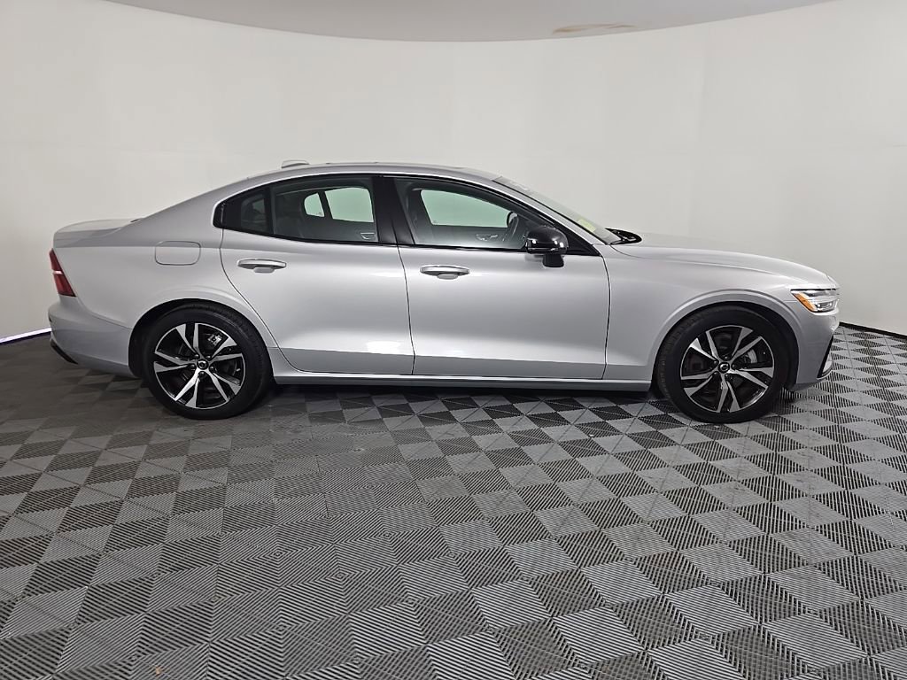Certified 2025 Volvo S60 B5 Core image 5