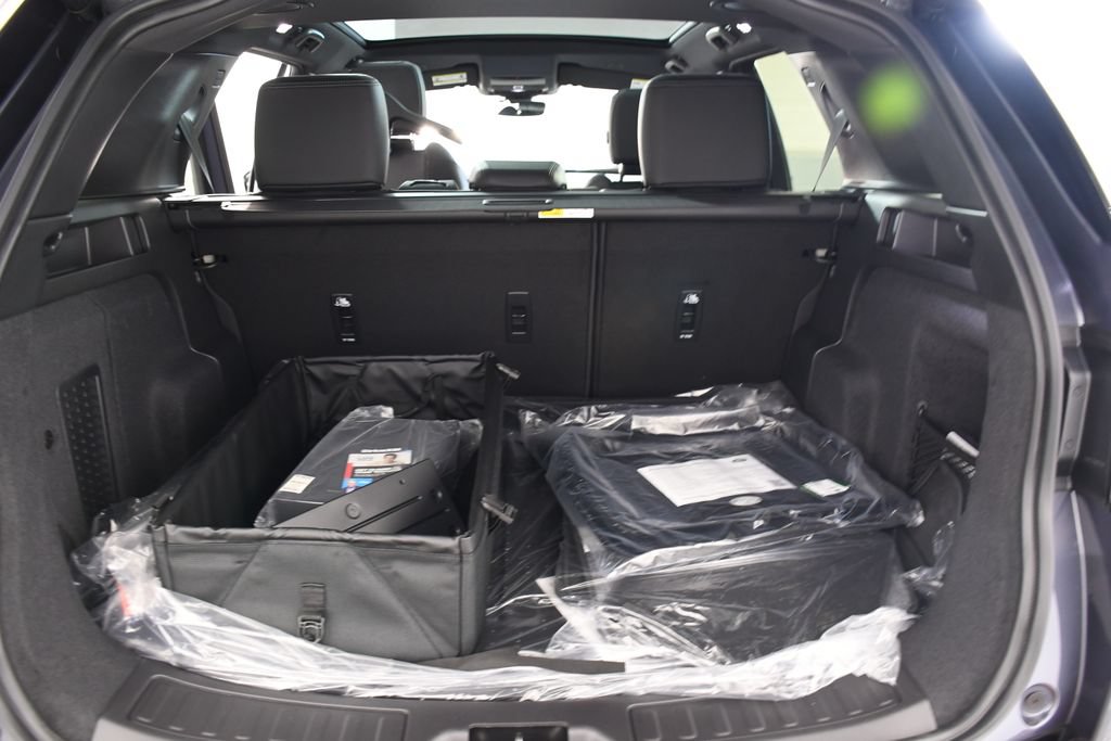 Certified 2025 Land Rover Discovery Sport Dynamic SE AWD/4WD image 24