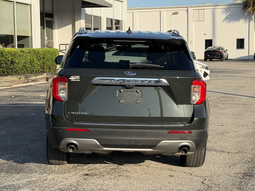 Used 2022 Ford Explorer Limited w/ Limited Technology Package RWD image 6