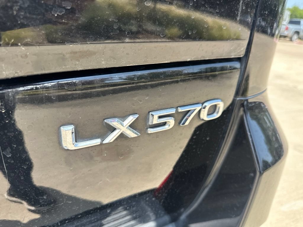 Used 2017 Lexus LX 570 4WD w/ Luxury Package image 13