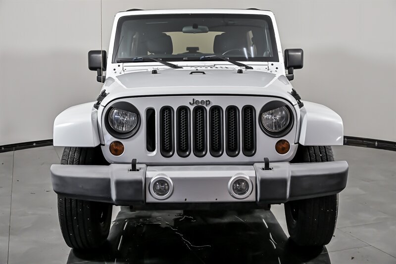 Used 2012 Jeep Wrangler Unlimited Sahara w/ Connectivity Group AWD/4WD image 4