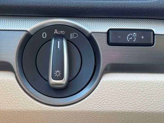 Used 2017 Volkswagen Passat 1.8T R-Line image 19