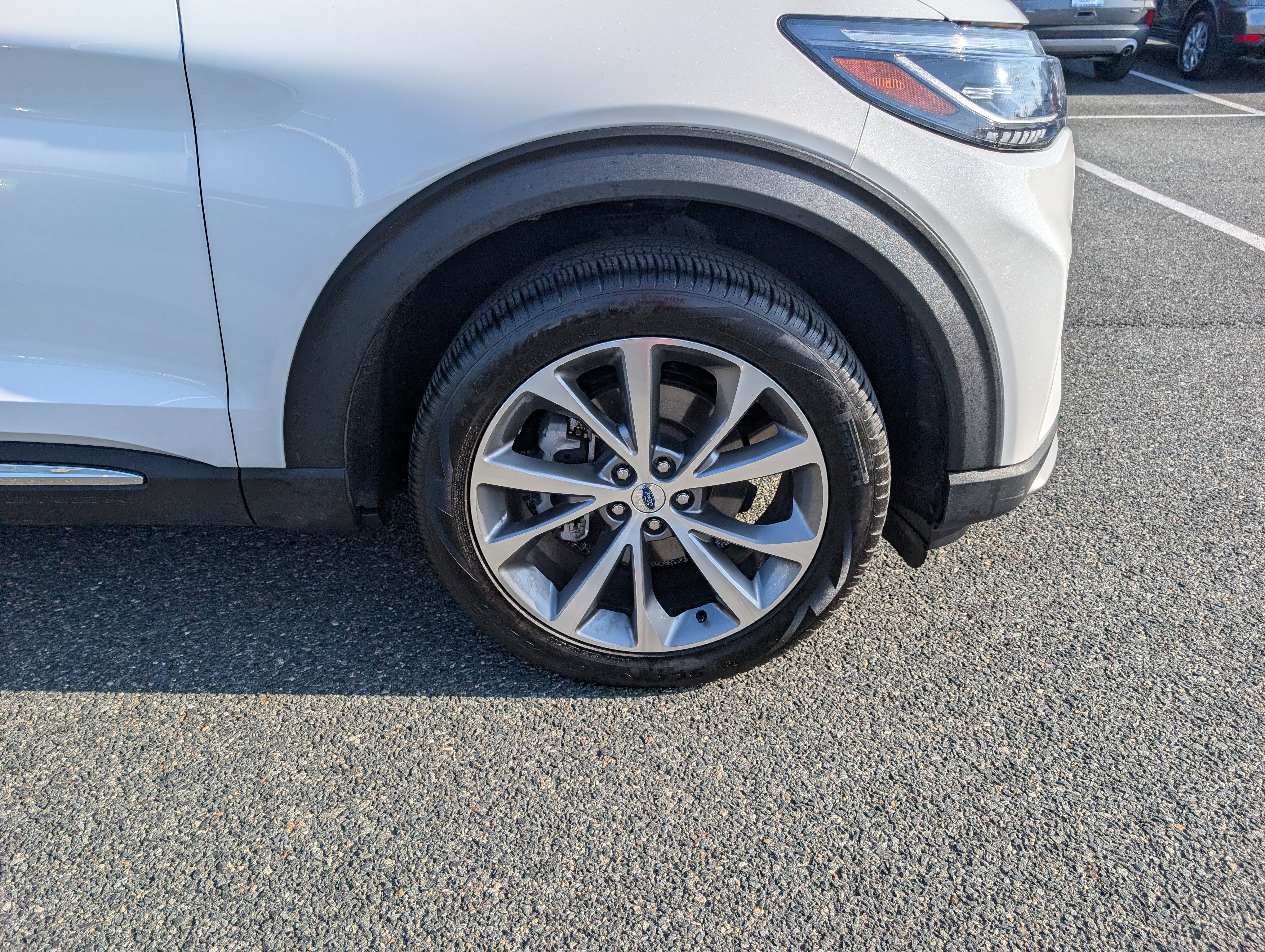 Used 2025 Ford Explorer Platinum w/ Ultimate Package image 9