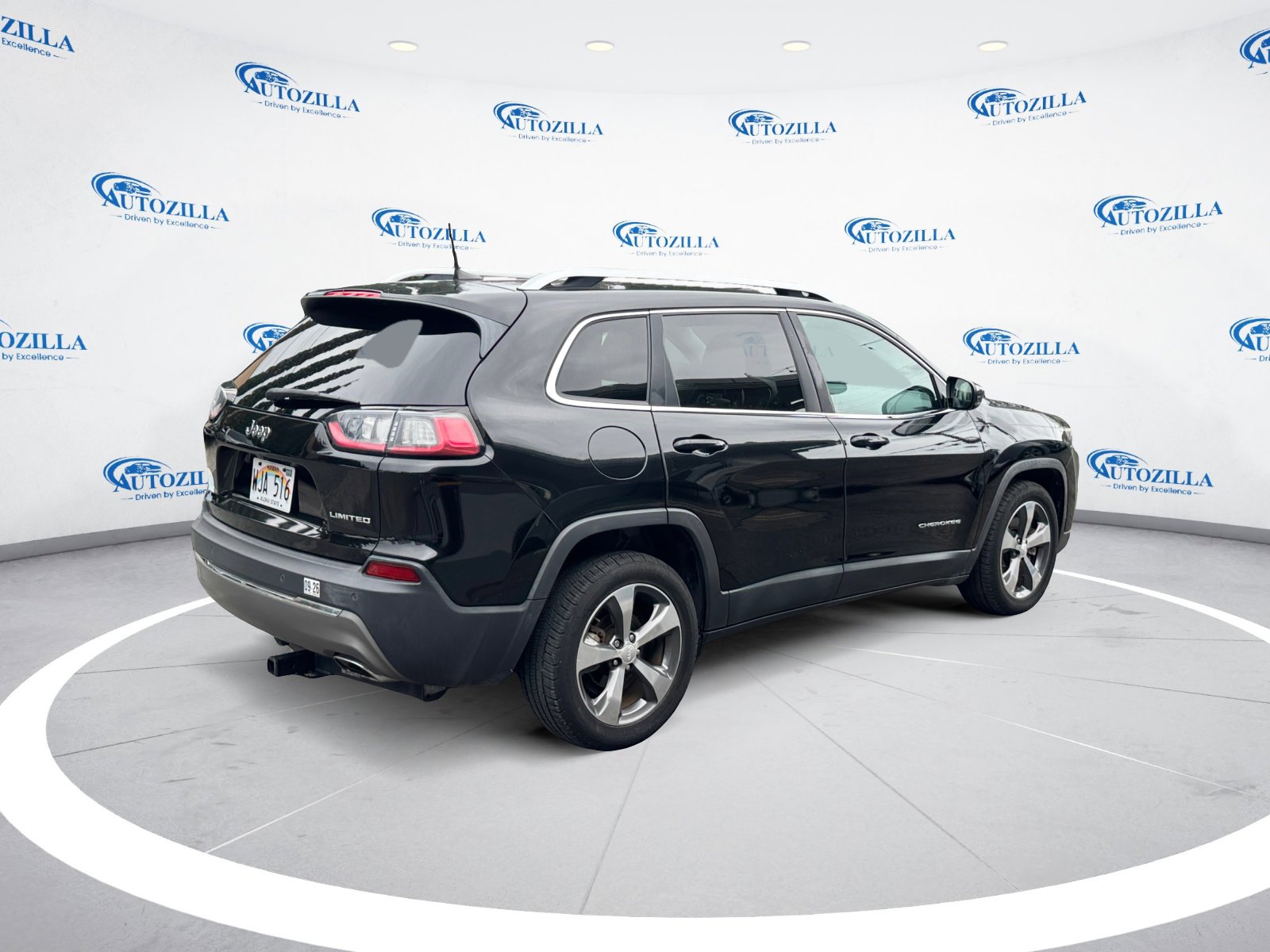 Used 2019 Jeep Cherokee Limited FWD image 5