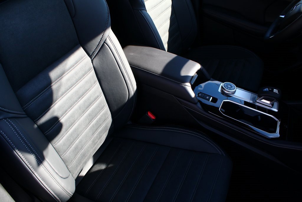 New 2026 Mitsubishi Outlander SE image 8