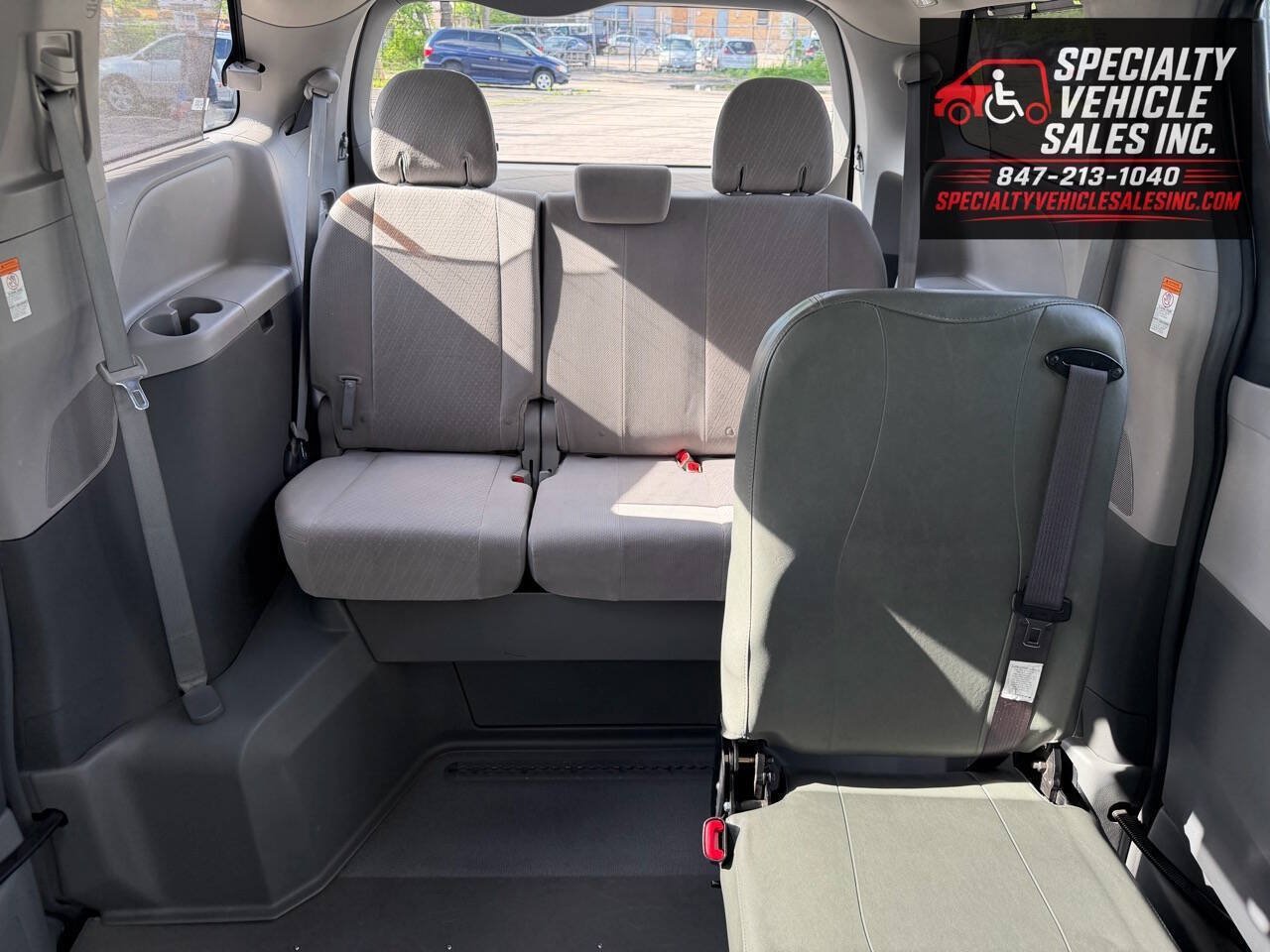 Used 2018 Toyota Sienna LE FWD image 27
