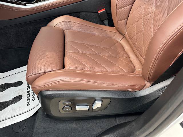 Used 2024 BMW X5 xDrive40i w/ Premium Package AWD/4WD image 15