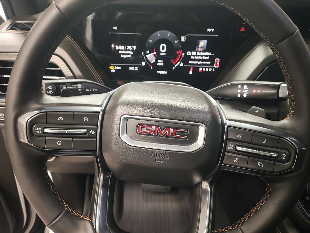 Used 2025 GMC Yukon AT4 w/ AT4 Premium Plus Package AWD/4WD image 30