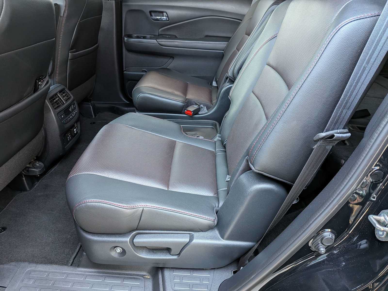 Used 2020 Honda Pilot Black Edition image 19