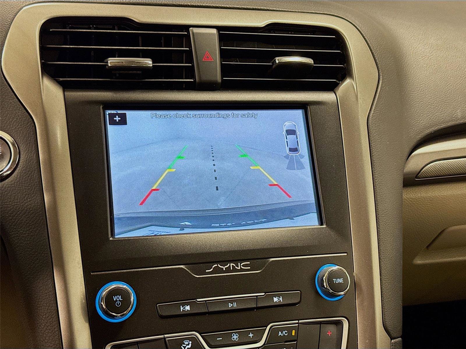 Used 2019 Ford Fusion SE image 14