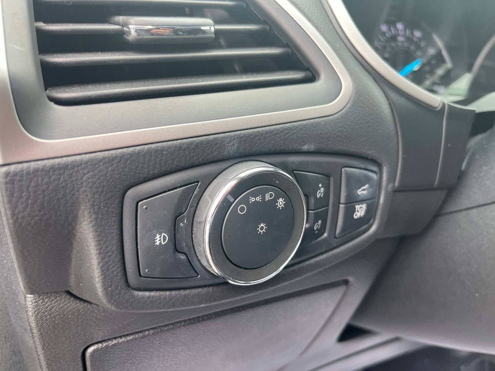 Used 2020 Ford Edge SEL w/ Convenience Package FWD image 14