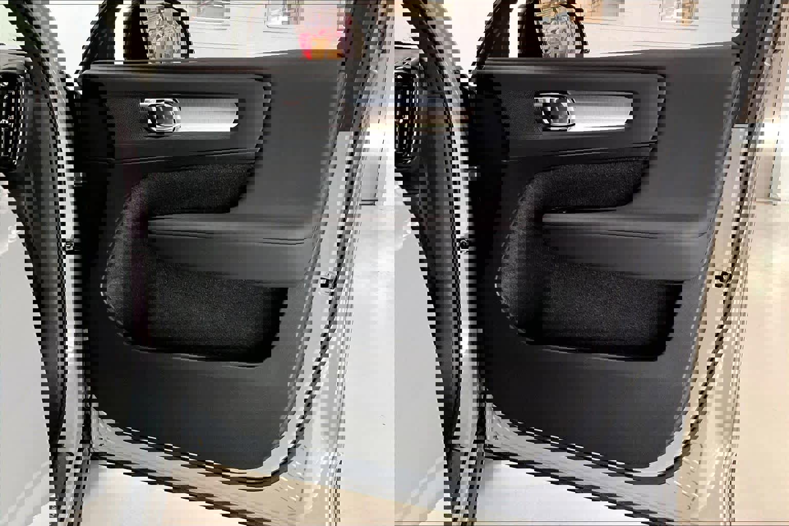 Used 2024 Volvo XC40 B5 Core image 26