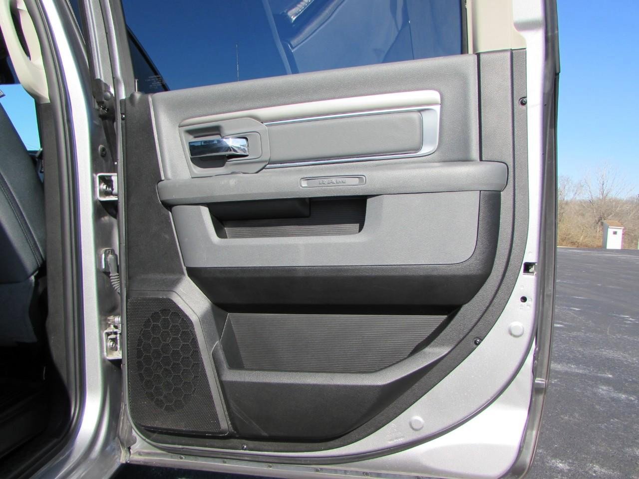 Used 2019 RAM 1500 Classic SLT image 20