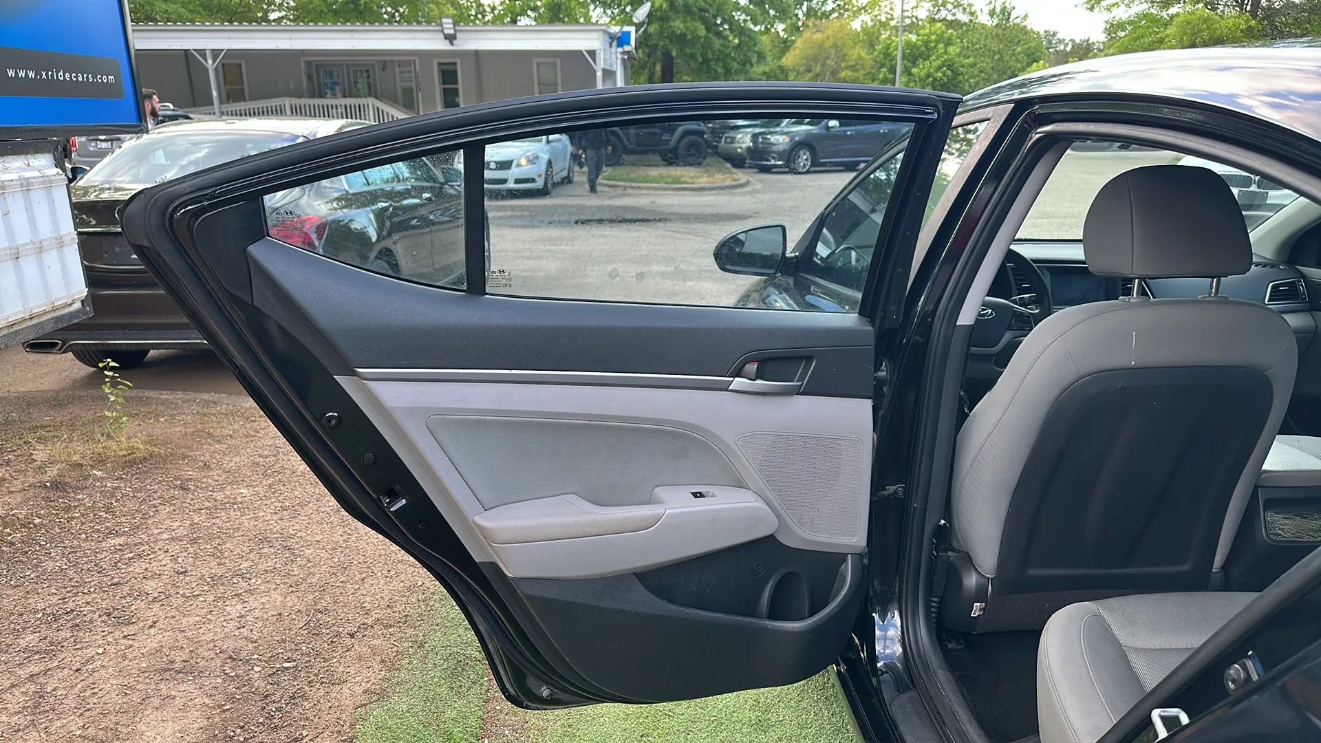 Used 2017 Hyundai Elantra SE FWD image 19