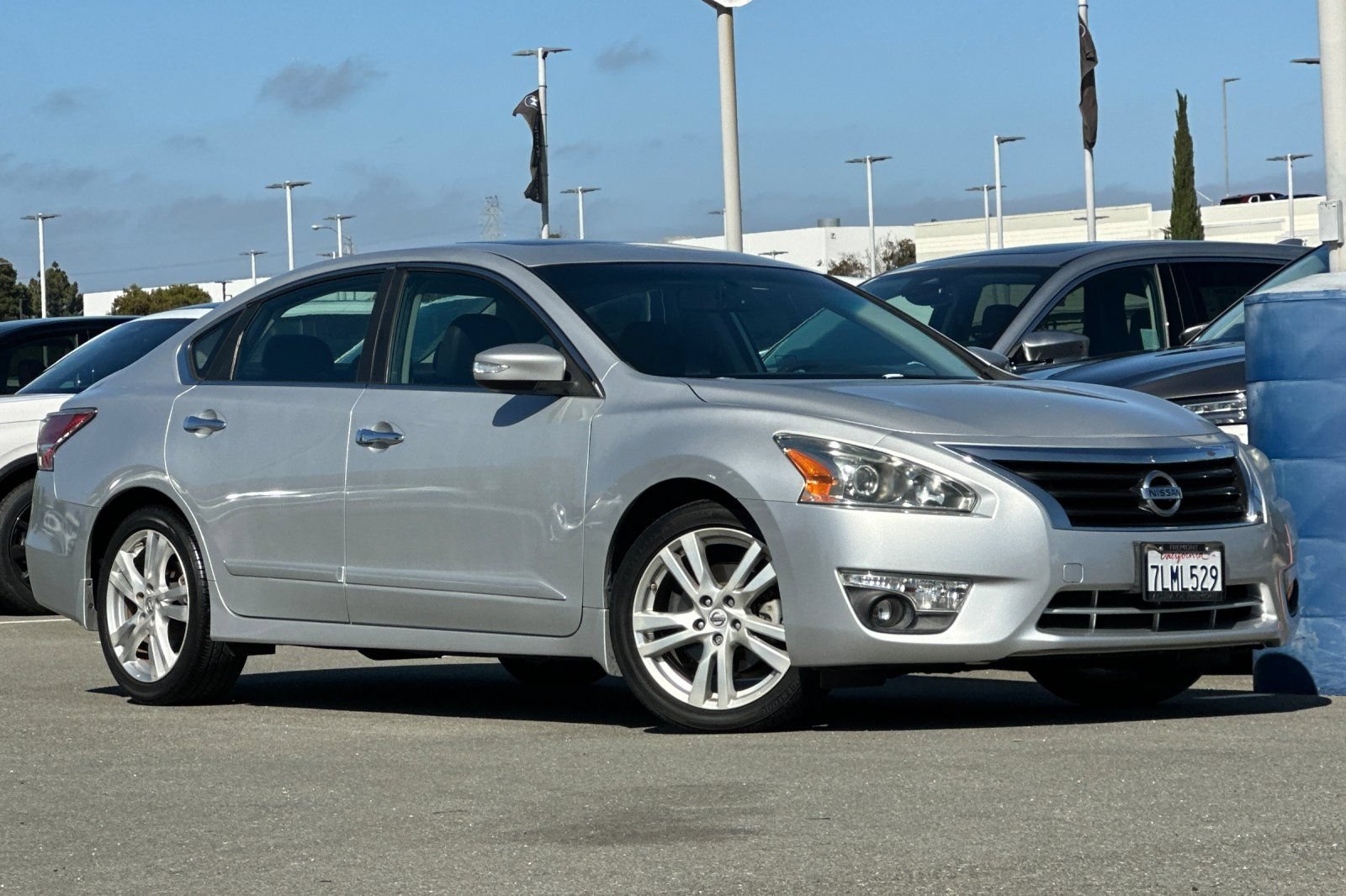 Used 2015 Nissan Altima 3.5 SL FWD image 2