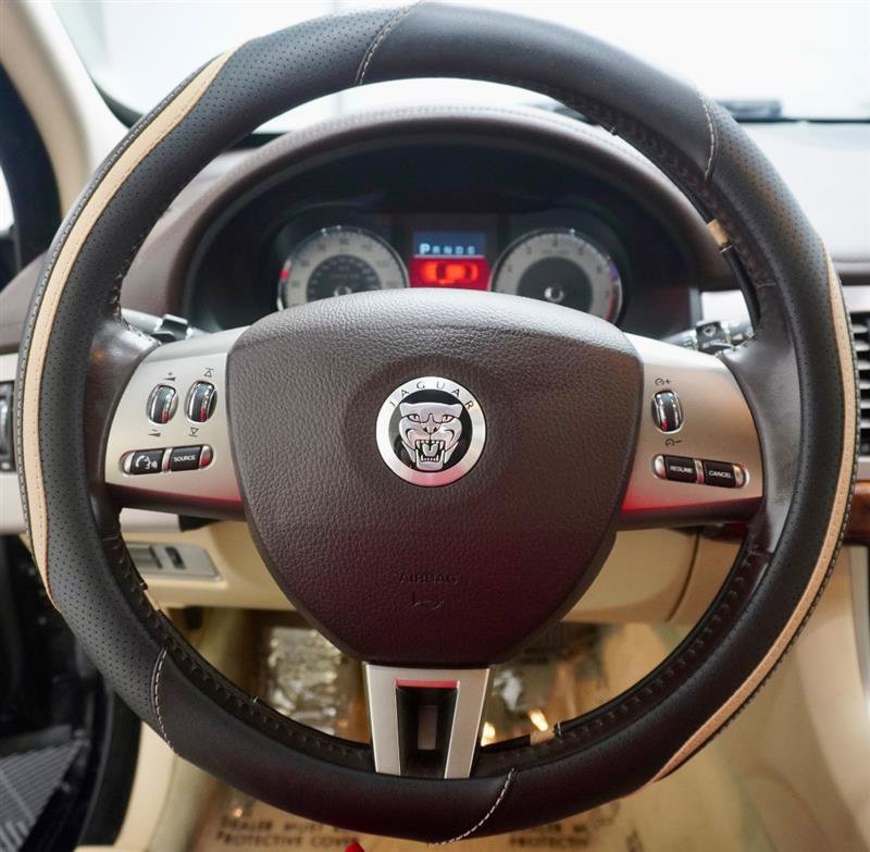 Used 2009 Jaguar XF Luxury image 12