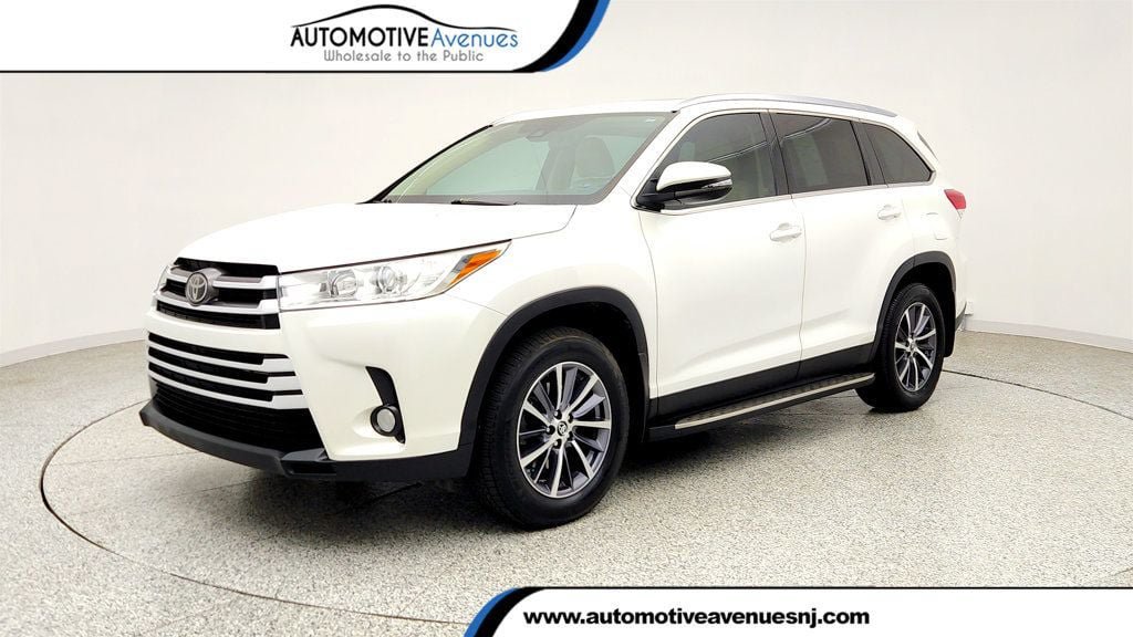 Used 2019 Toyota Highlander XLE AWD/4WD video 1