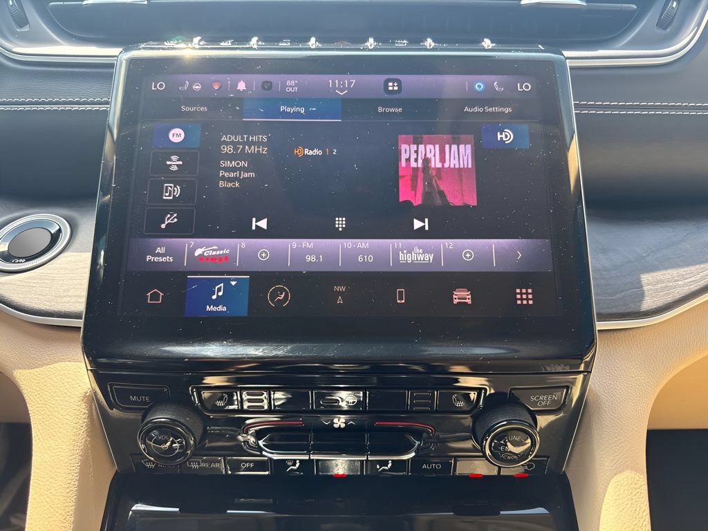 Used 2022 Jeep Grand Cherokee Limited AWD/4WD image 10