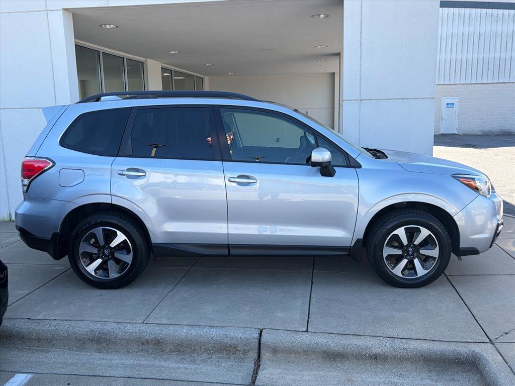 Used 2018 Subaru Forester 2.5i Premium w/ Protection Package #1 AWD/4WD image 3