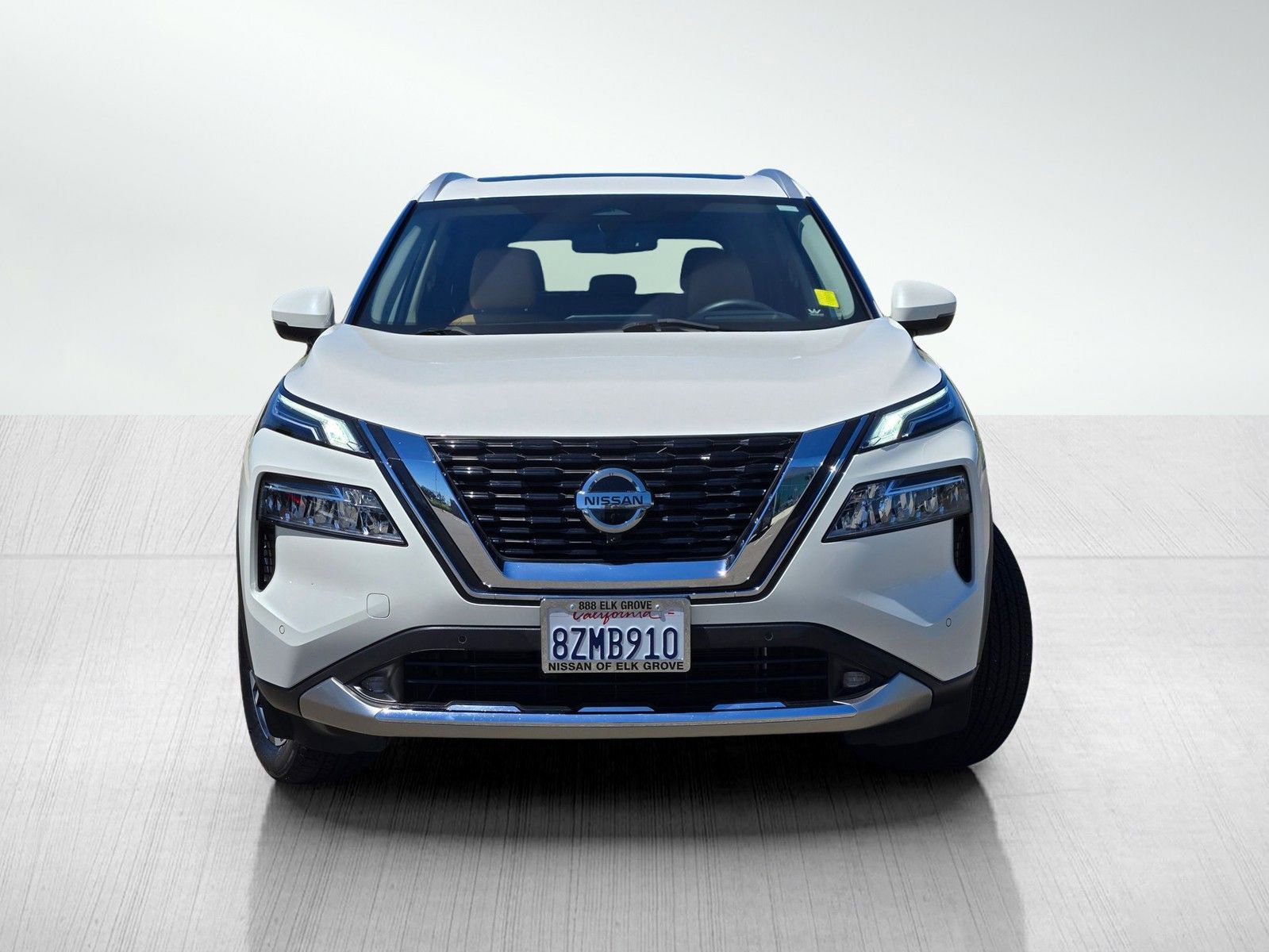 Used 2021 Nissan Rogue Platinum FWD image 2