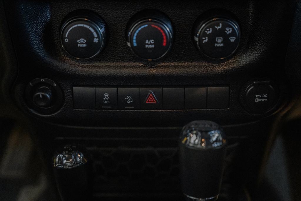 Used 2015 Jeep Wrangler Unlimited Sport w/ Quick Order Package 24S image 31