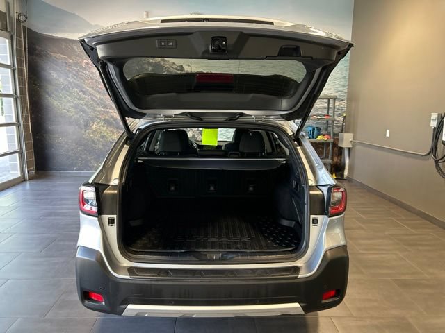 Used 2023 Subaru Outback Limited AWD/4WD image 32