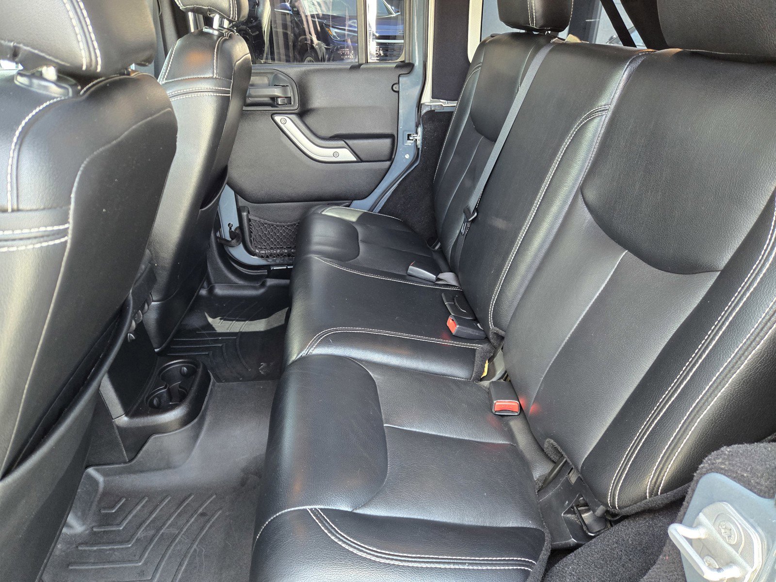 Used 2015 Jeep Wrangler Unlimited Sahara w/ Mopar Chrome Edition Group AWD/4WD image 11