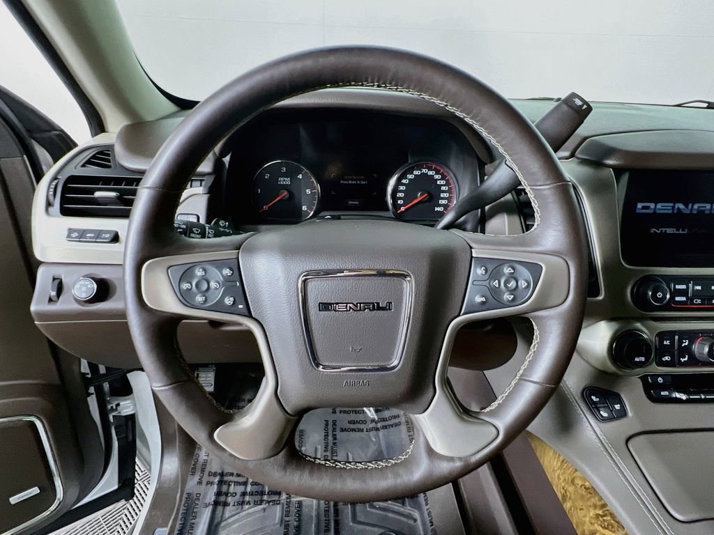 Used 2016 GMC Yukon XL Denali RWD image 10