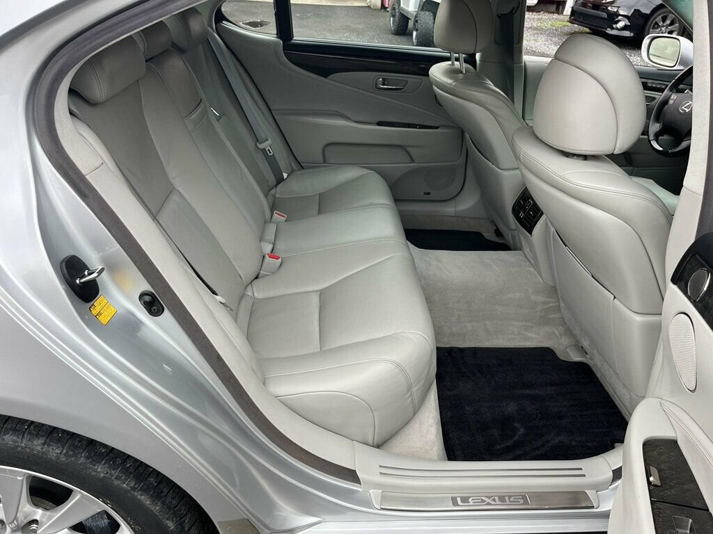 Used 2011 Lexus LS 460 L w/ Luxury Pkg AWD/4WD image 34