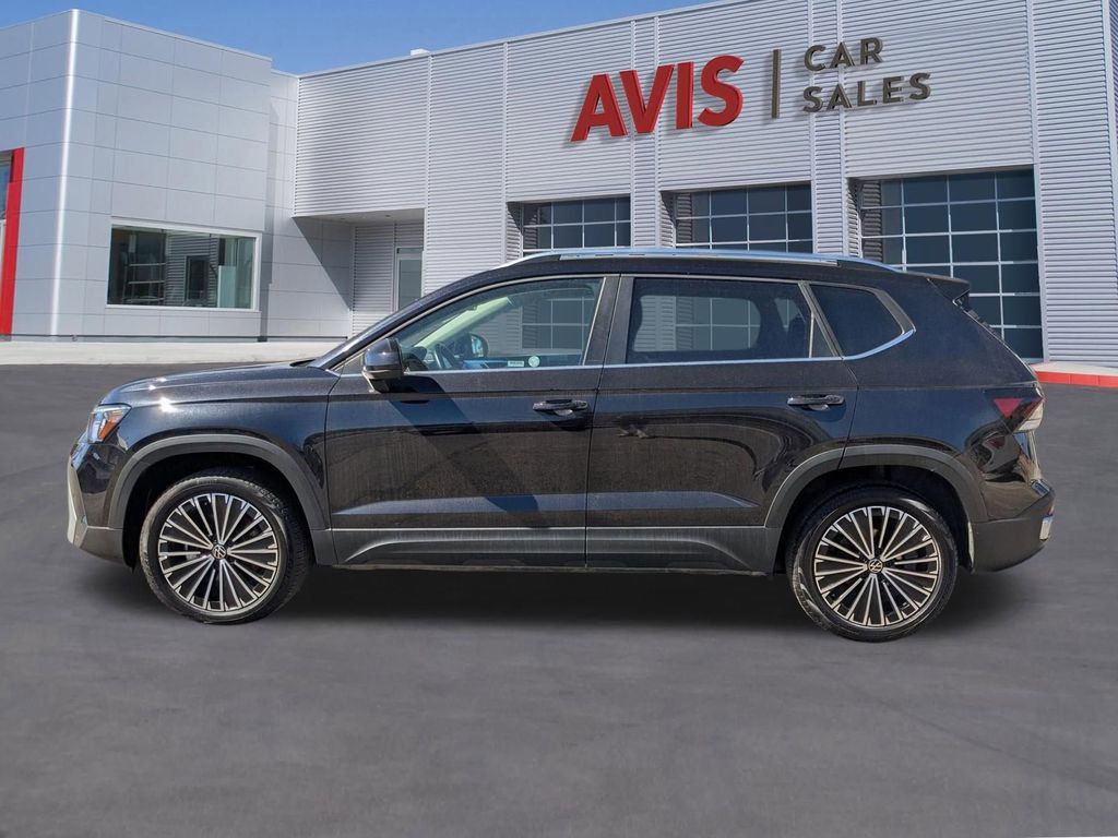Used 2025 Volkswagen Taos SE video 2