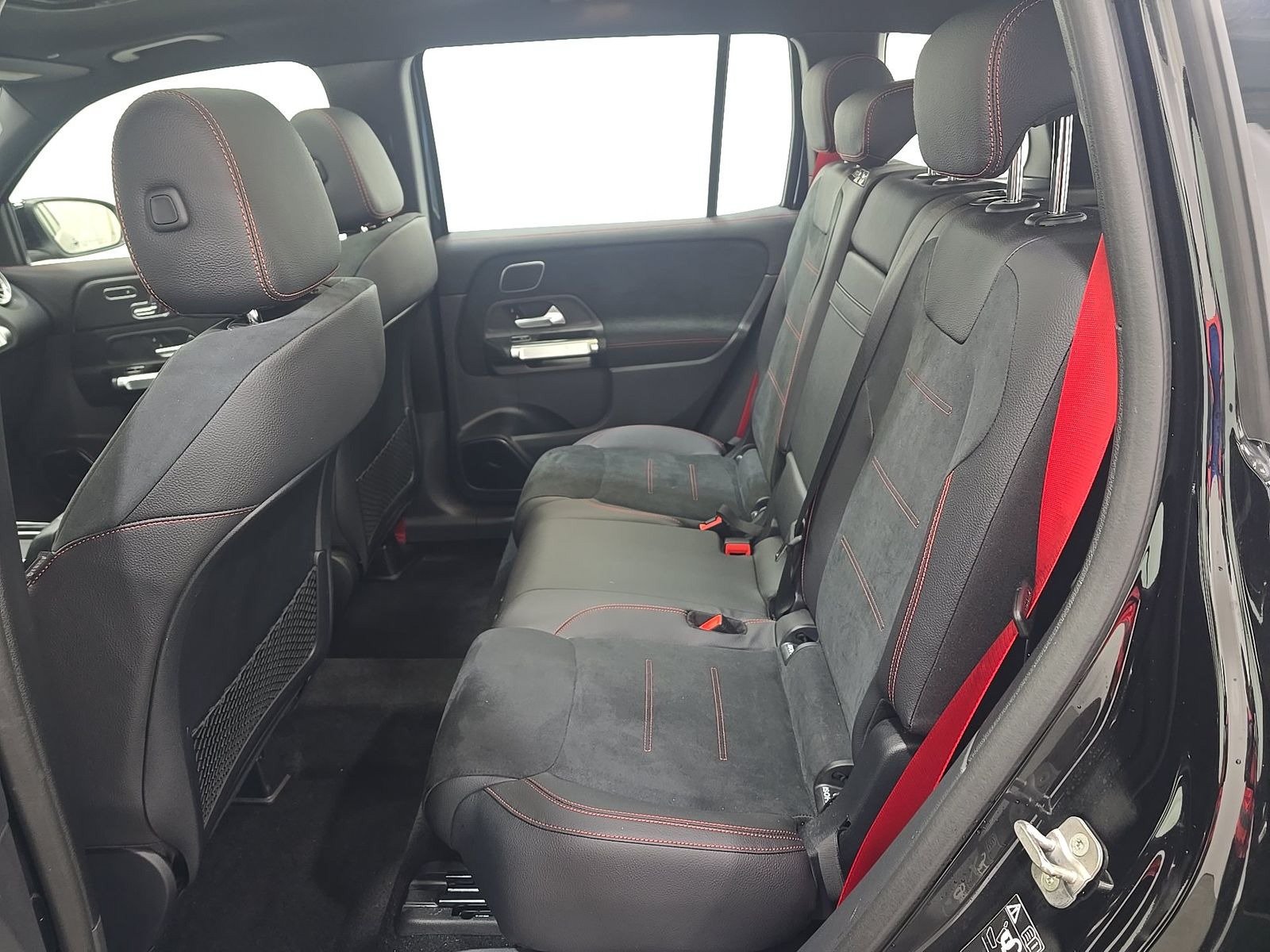 Used 2024 Mercedes-Benz GLB 35 AMG 4MATIC image 8