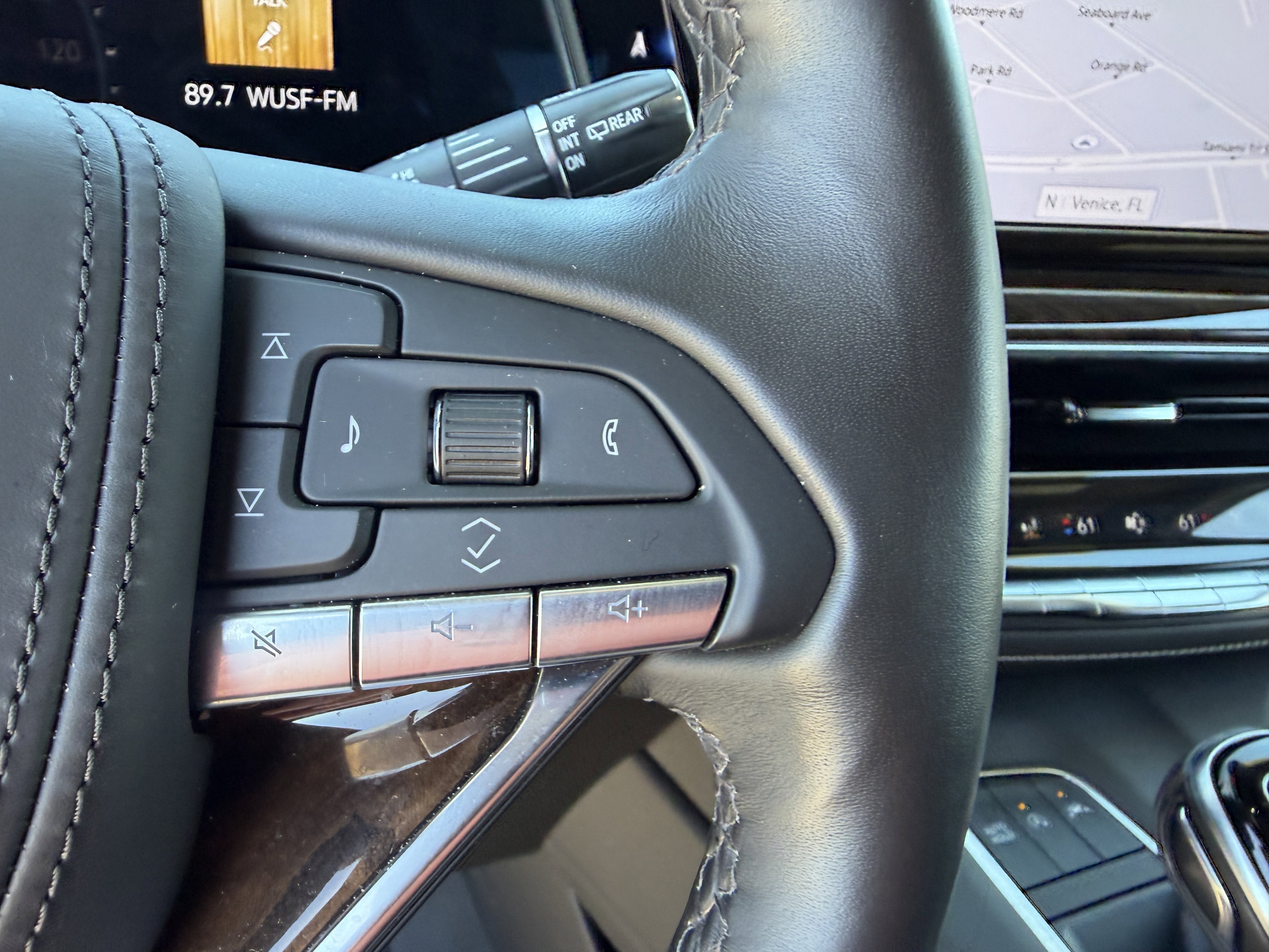 Certified 2022 Cadillac Escalade Premium Luxury Platinum w/ LPO, Radiant Package image 31
