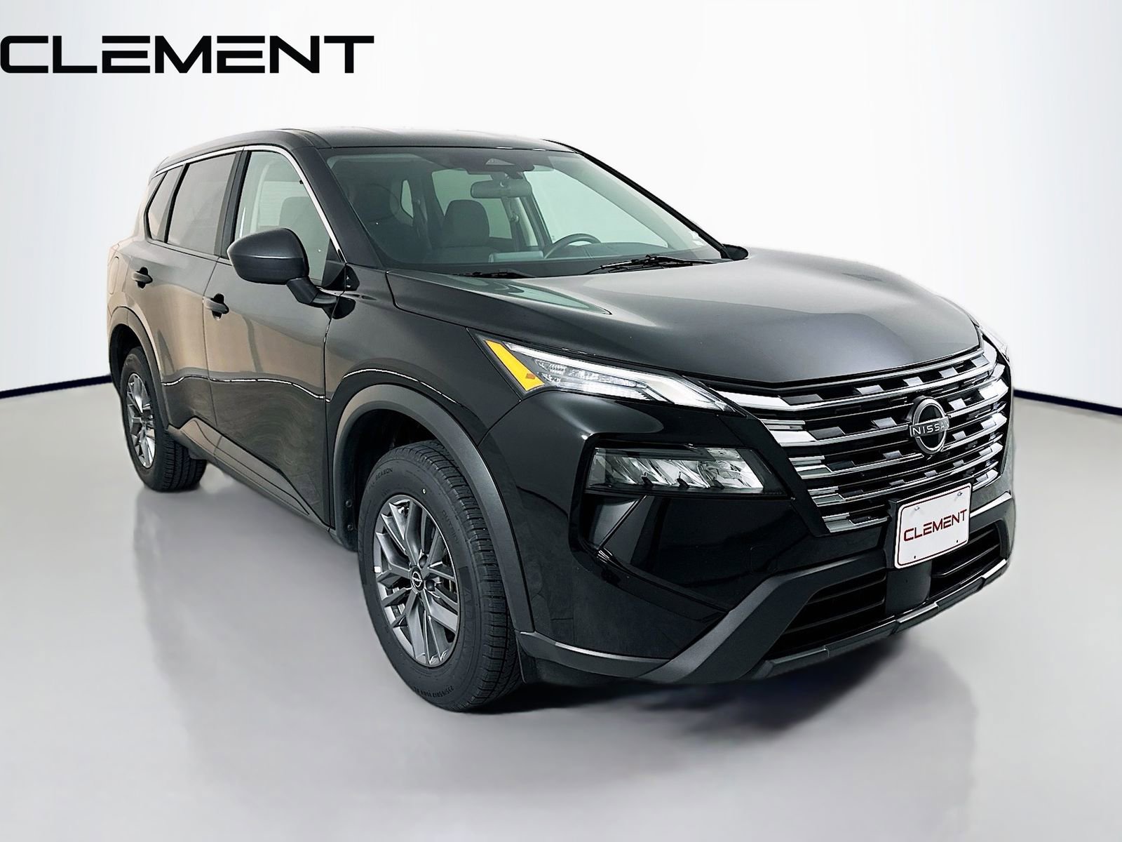 Used 2024 Nissan Rogue S AWD/4WD image 5