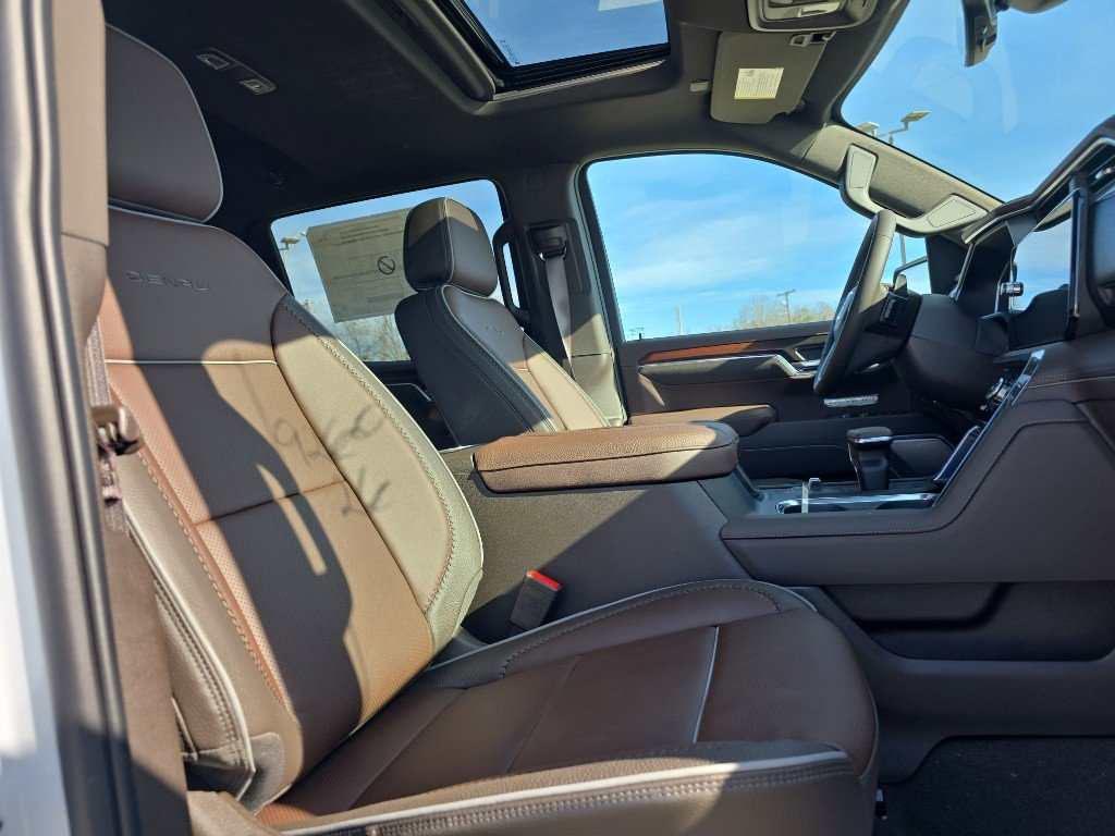 New 2026 GMC Sierra 1500 Denali w/ Denali Reserve Package AWD/4WD image 16