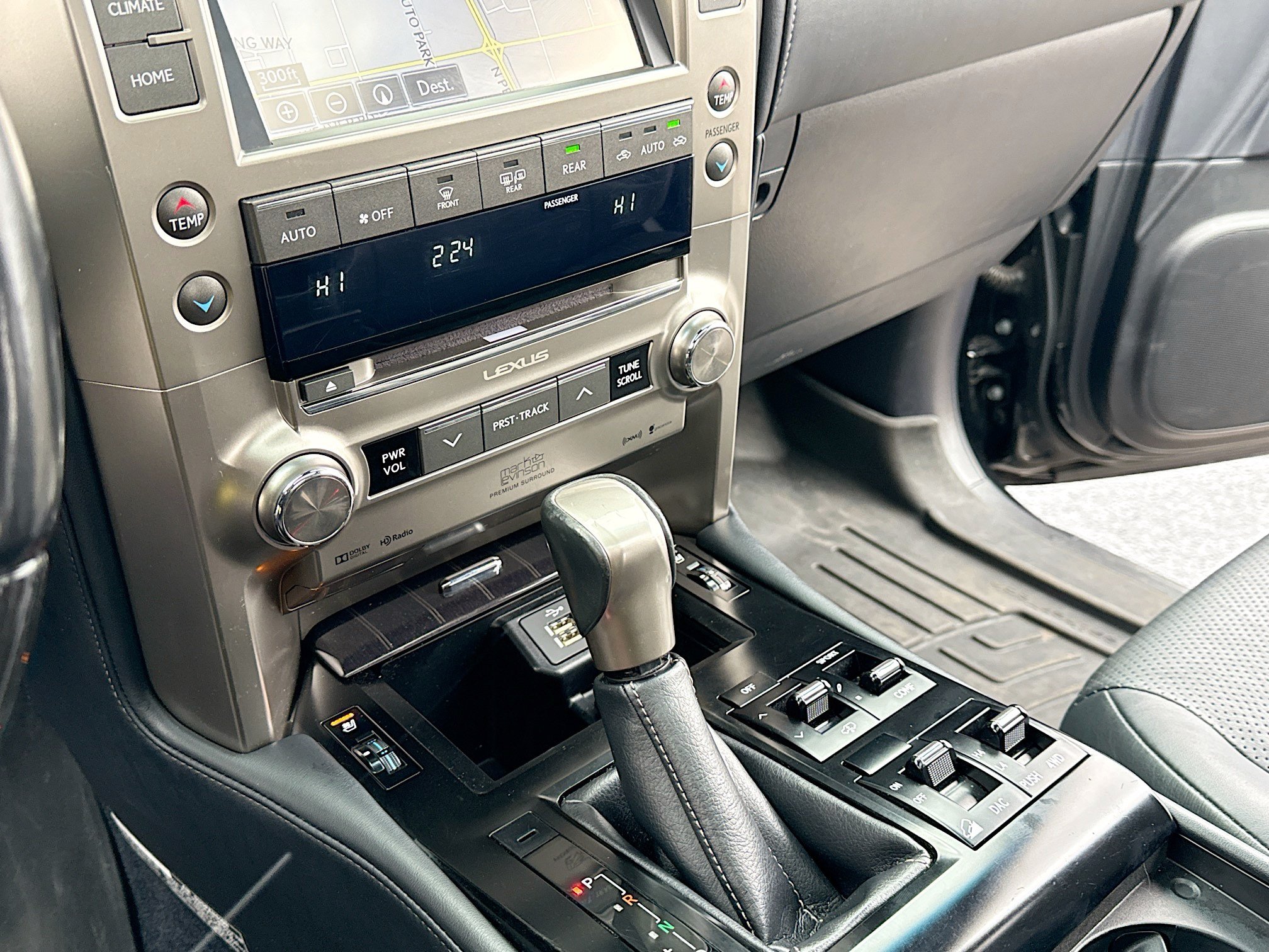 Used 2021 Lexus GX 460 Luxury w/ Sport Design Package AWD/4WD image 11
