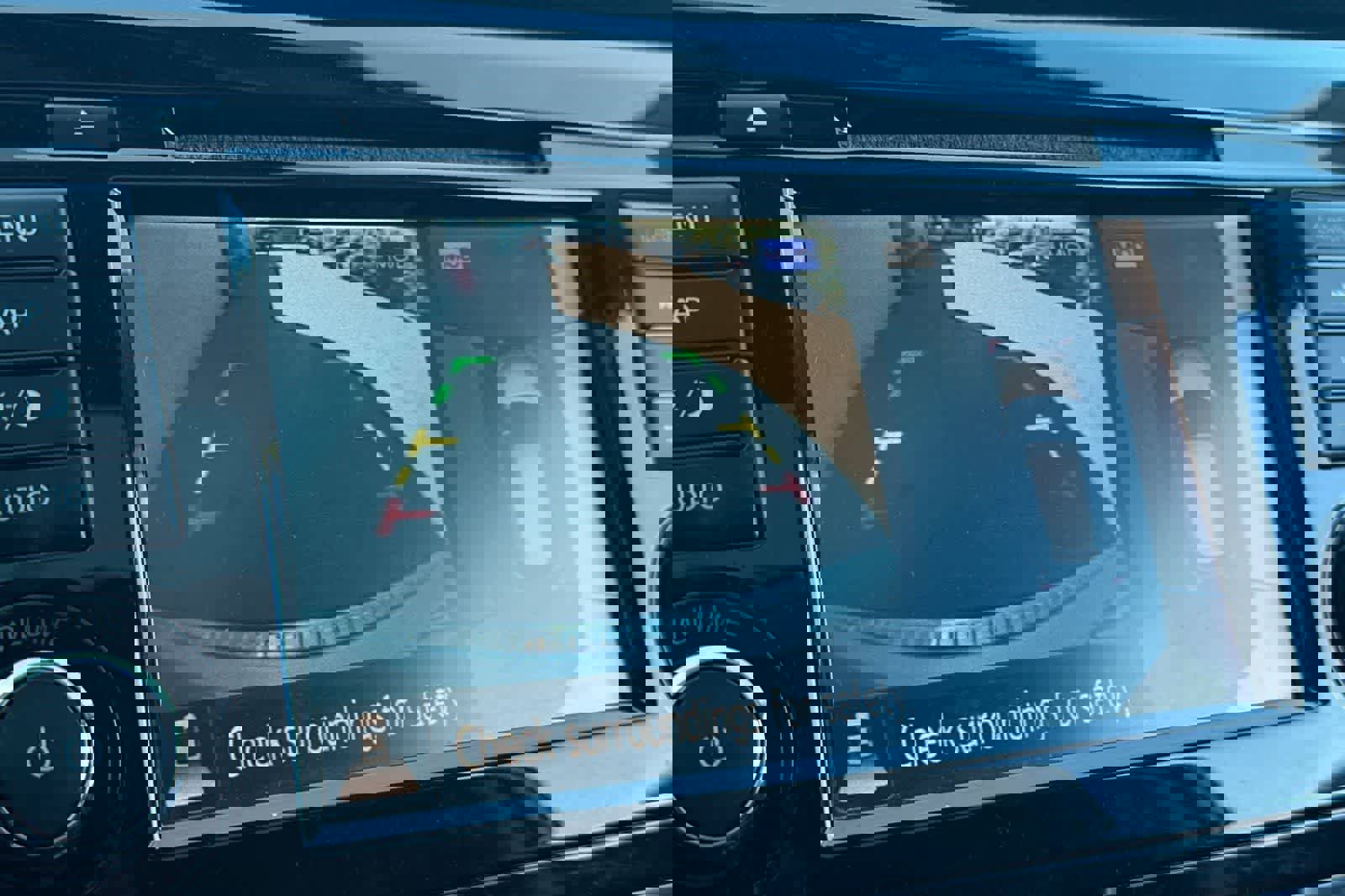 Used 2018 Nissan Rogue SL w/ Premium Package image 22