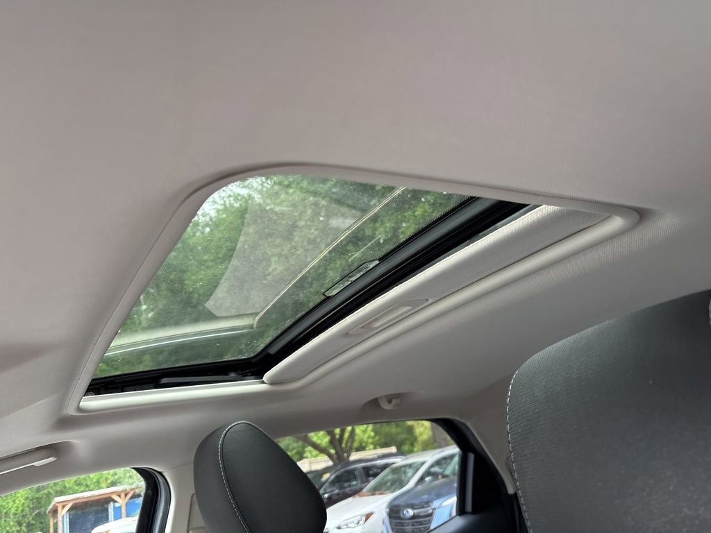 Used 2019 Ford EcoSport SE w/ SE Convenience Package FWD image 4