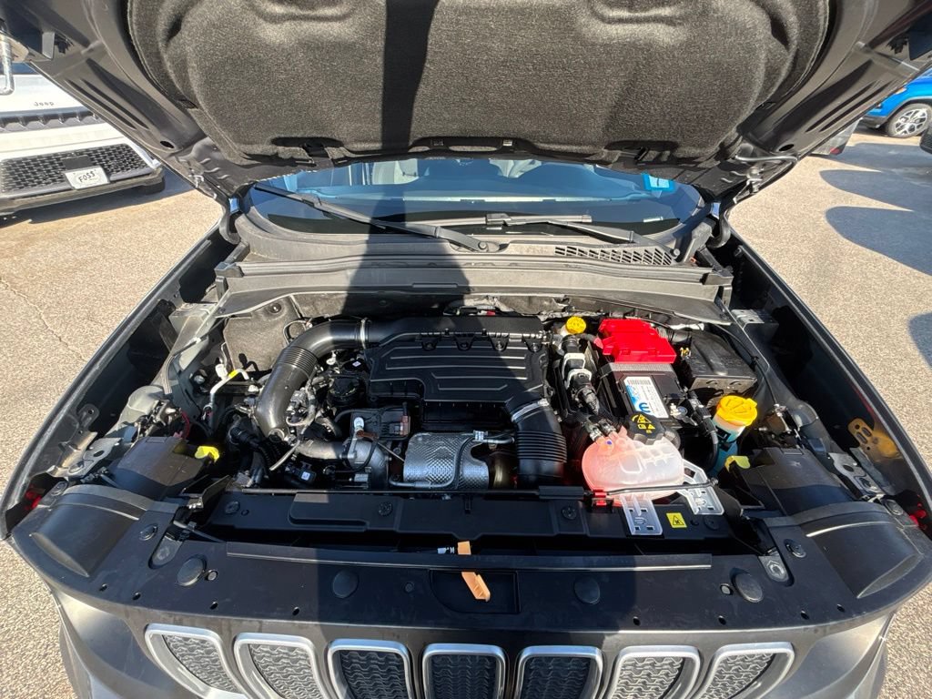 Certified 2023 Jeep Renegade Latitude AWD/4WD image 27