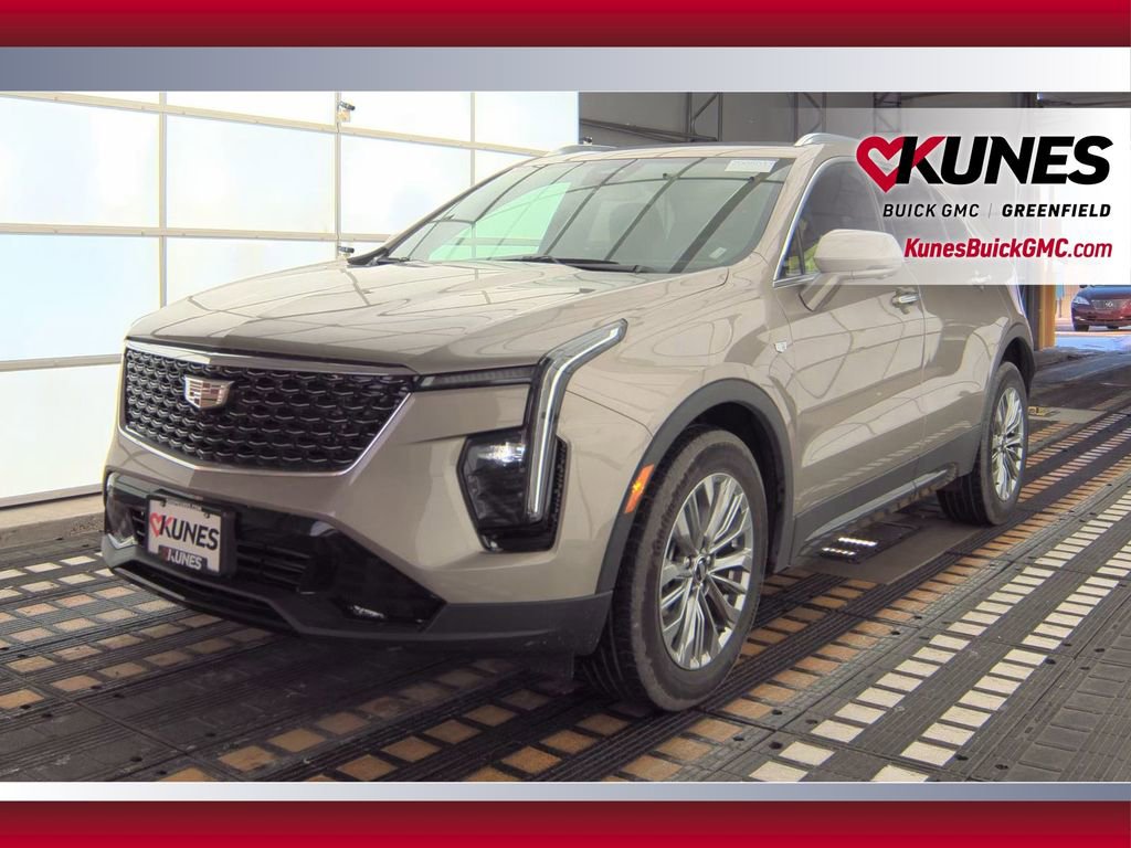 Used 2025 Cadillac XT4 Premium Luxury image 30