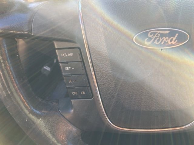 Used 2010 Ford Taurus SEL image 25