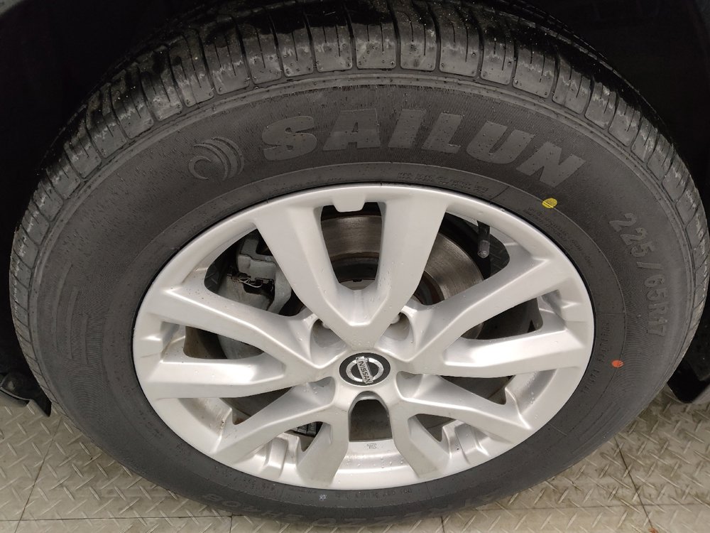 Used 2018 Nissan Rogue SV image 31