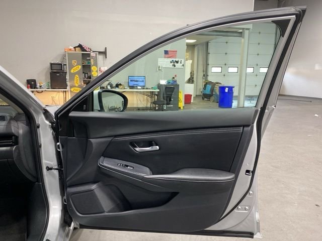 Certified 2023 Nissan Sentra SV w/ Trunk Package FWD image 27
