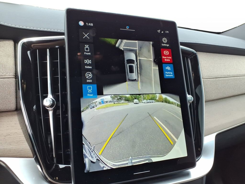 New 2026 Volvo XC90 B6 Plus w/ Protection Package Premier image 15
