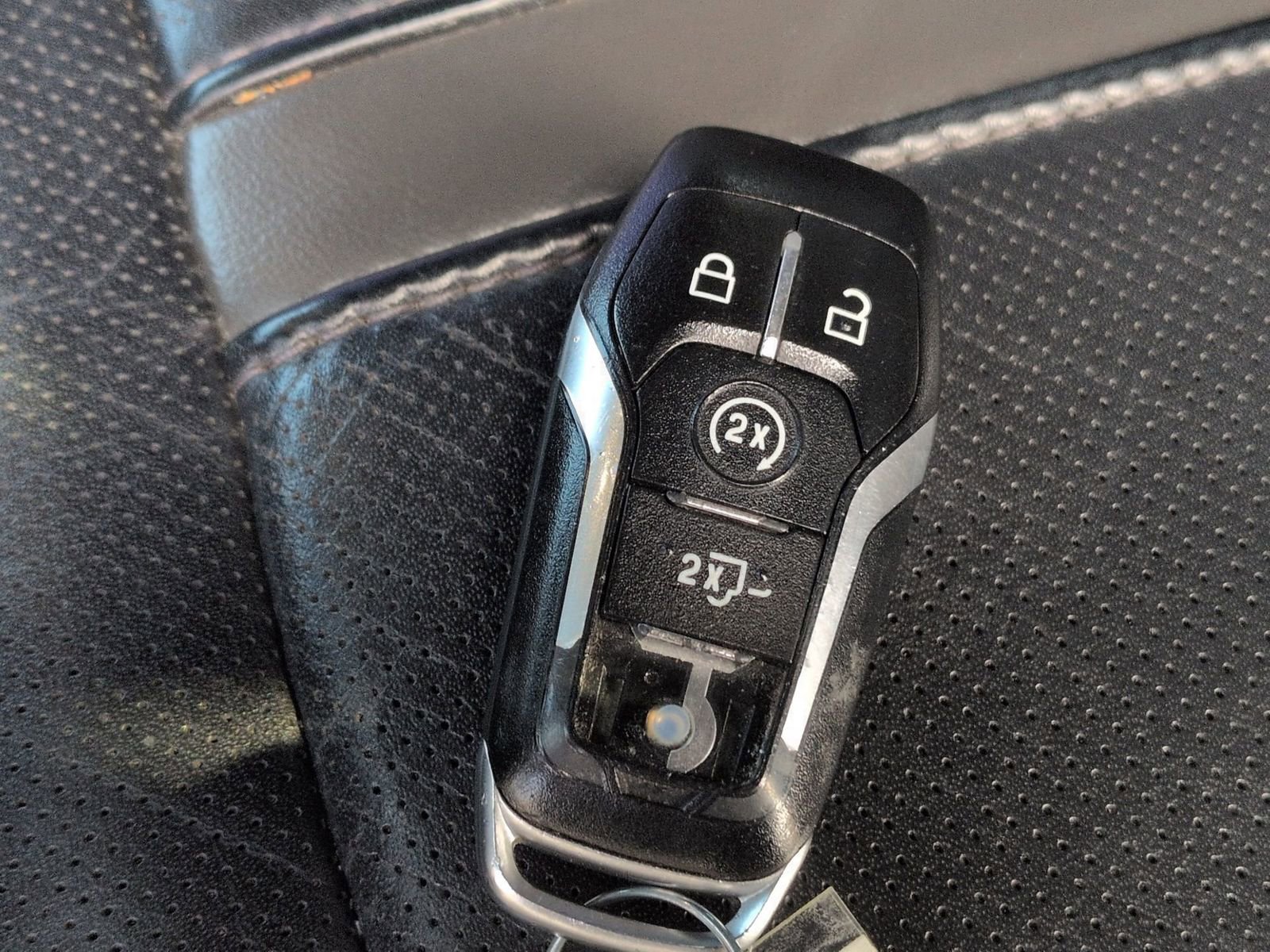 Used 2015 Ford F150 Platinum w/ Equipment Group 701A Luxury image 79