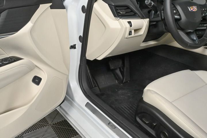 New 2025 Cadillac CT4 Premium Luxury image 6