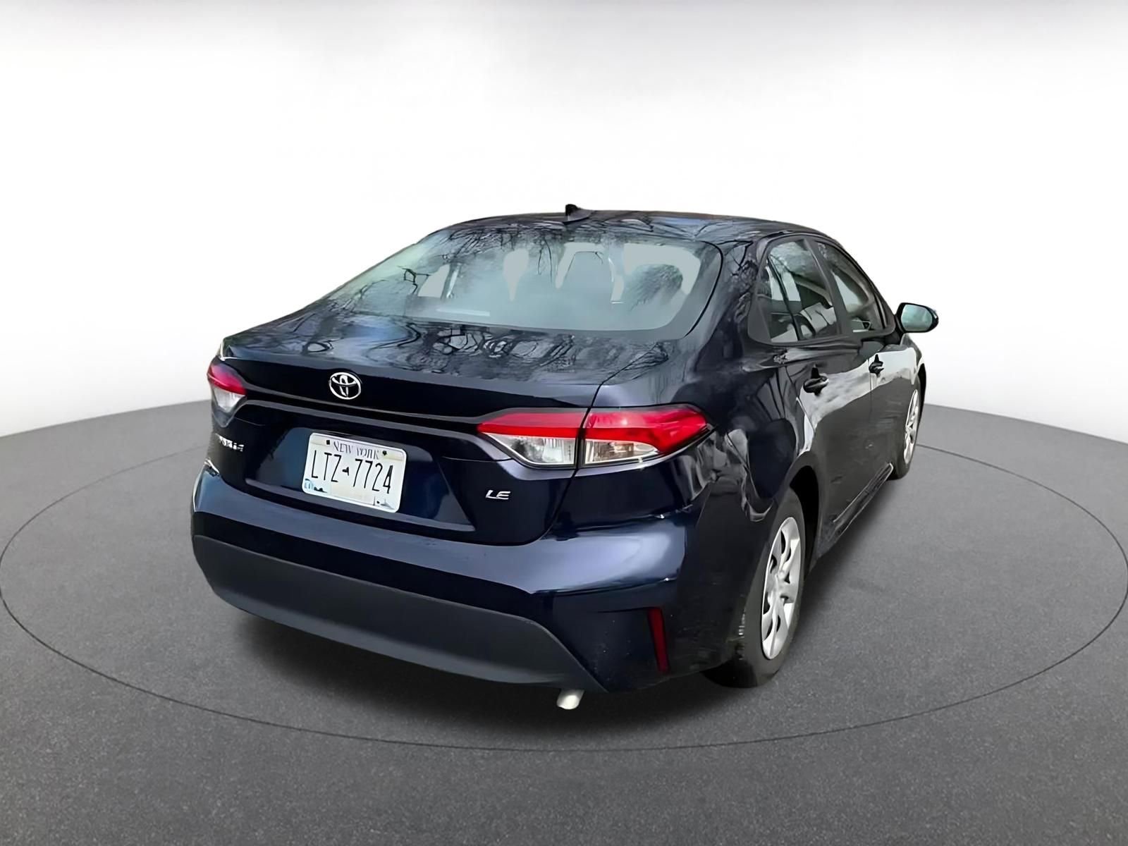 Used 2025 Toyota Corolla LE image 14