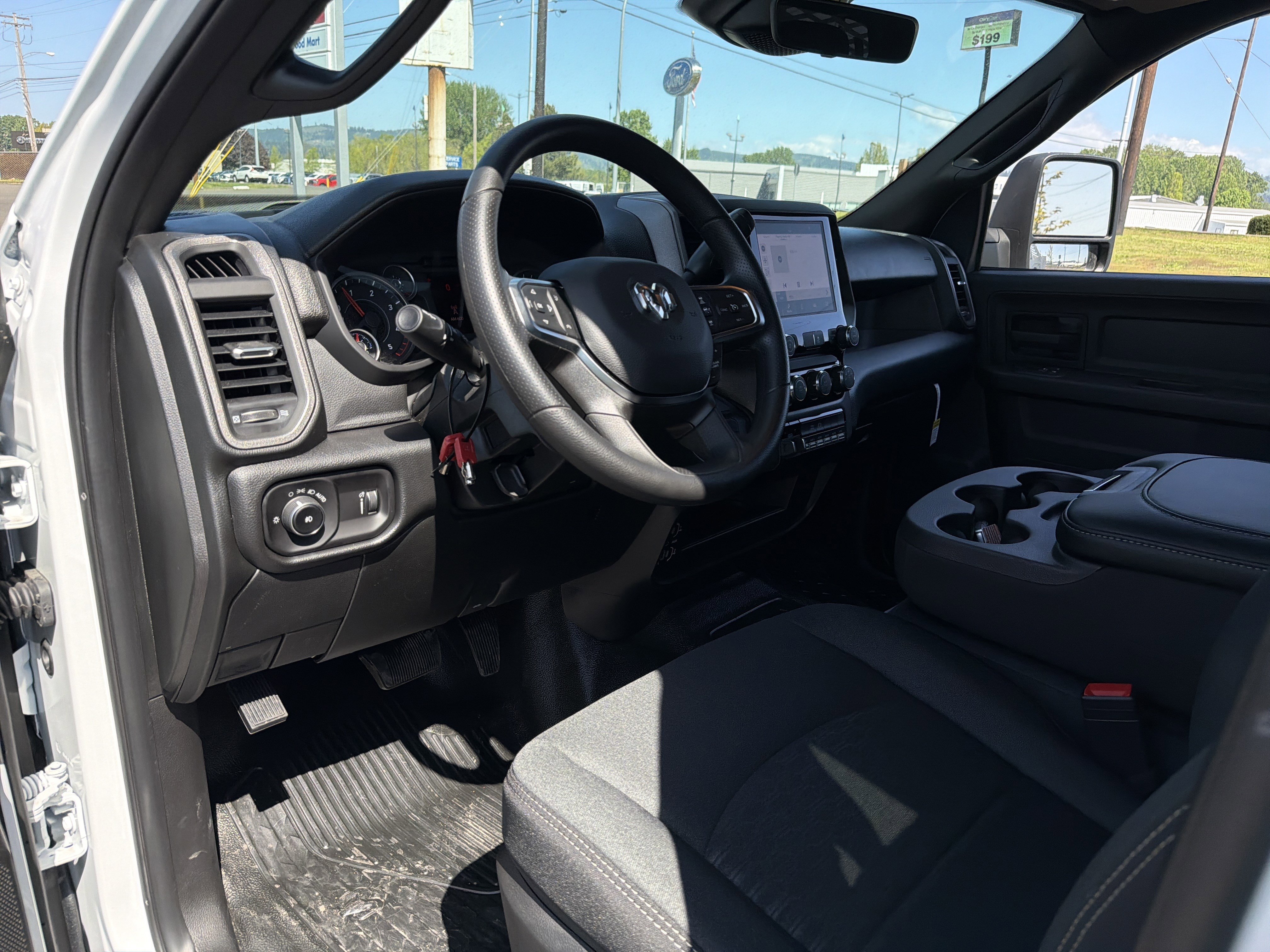 New 2026 RAM 5500 Tradesman w/ Chrome Appearance Group AWD/4WD image 9