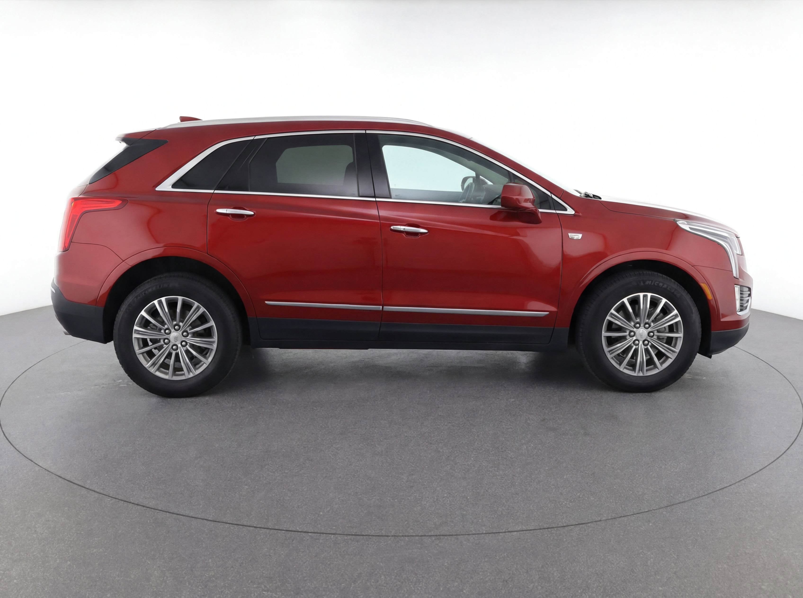 Used 2019 Cadillac XT5 Luxury FWD image 8