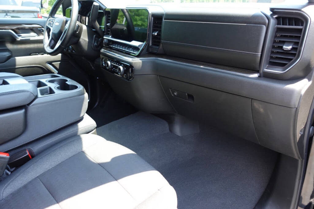 Used 2024 Chevrolet Silverado 1500 LT AWD/4WD image 38